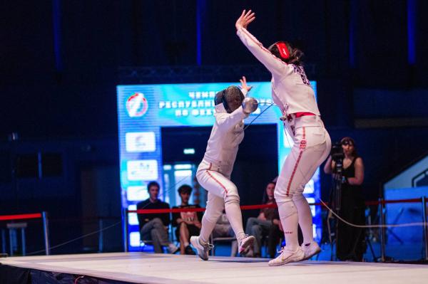 🤺В столичном Дворце спорта завершился 1-й день чемпионата страны по фехтованию