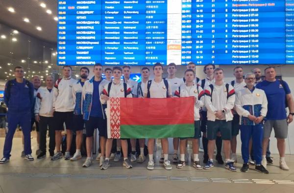 Мужская национальная команда отправилась в Баку