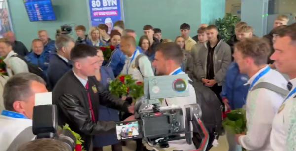 🛩️🏖️⚽️Национальная команда по пляжному футболу вернулась на Родину