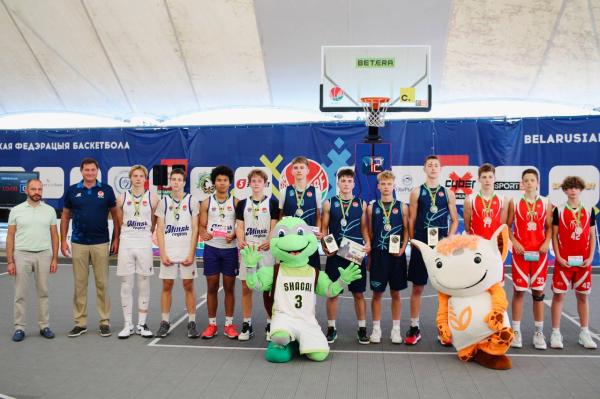🏆 Победителями в категории «U-15» стали «Swaga_team»